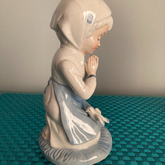 Vintage Praying Boy and Girl with Doves Porcelain Figurines Set of Two EUC - Picture 6 of 15